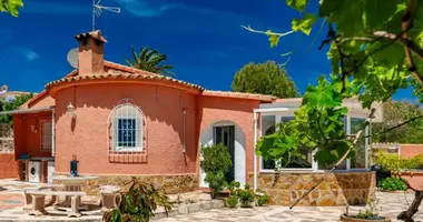 Villa 3 chambres avec parkovka parking, avec Meublesd, avec Terrasse dans Calp, Espagne