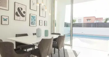 Casa 4 habitaciones en Torrevieja, España