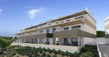 2 bedroom apartment in Estepona, Spain