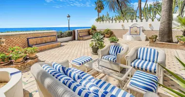 5 bedroom house in San Pedro Alcantara, Spain