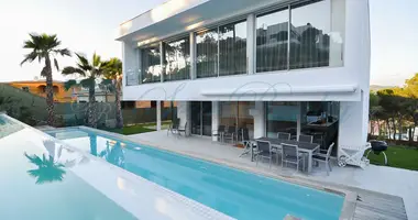 Villa  mit Klimaanlage, mit Terrasse, mit Garten in Niederampurien, Spanien