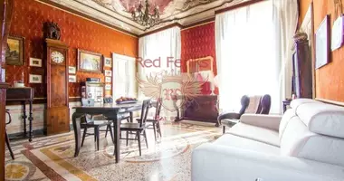 Wohnung 4 Zimmer in Imperia, Italien