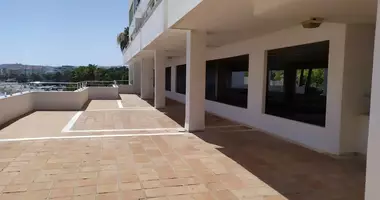 Commercial with sea view, with garage, in city center in Estepona, Spain