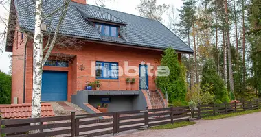 4 bedroom house in Saulkrastu pagasts, Latvia