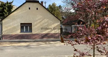 6 room house in Toeroekbalint, Hungary