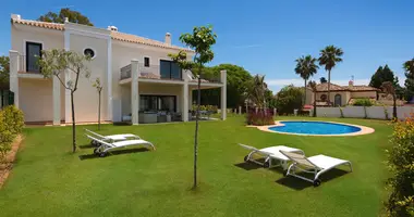Villa  mit Garage, mit Garten, mit Keller in Marbella, Spanien