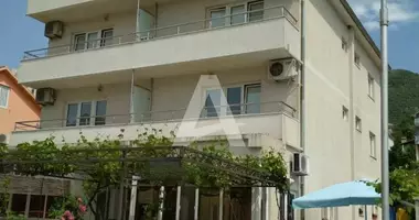 Квартира 8 спален в Тиват, Черногория
