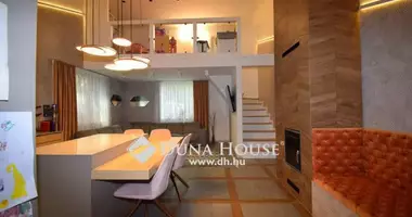 House 1 bathroom with balcony, with transformable rooms, in good condition in Debreceni jaras, Hungary