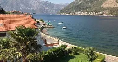 Villa  con Vistas al mar en Stoliv, Montenegro