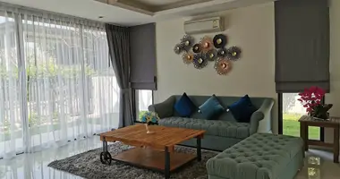 Villa 4 chambres avec Fenêtres double vitrage, avec Meublesd, avec Climatiseur dans Phuket, Thaïlande