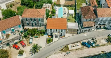 Villa 3 Zimmer mit Parkplatz, mit Balkon, mit Klimaanlage in Tivat, Montenegro