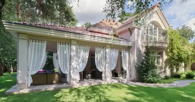 6 room house in Warsaw, Poland