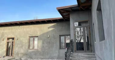 Дом 5 комнат в Мирзо-Улугбекский район, Узбекистан
