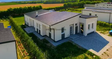 5 room house in Tordas, Hungary