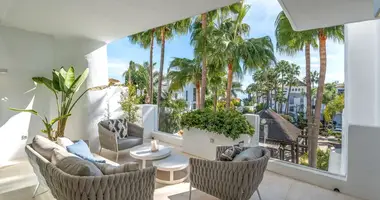 4 bedroom apartment in Arona, Spain