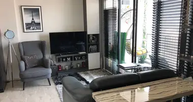 Condo  mit Balkon, mit Aufzug, mit Klimaanlage in Pattaya, Thailand