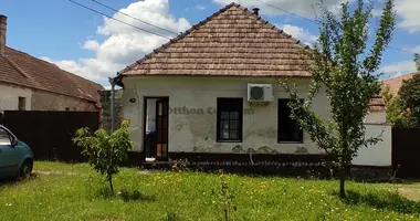 2 room house in Doebroente, Hungary