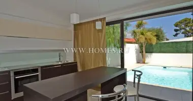 2 bedroom house in Nice, France