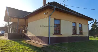 3 room house in Tapiobicske, Hungary