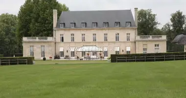 Schloss 4 Schlafzimmer in Compiegne, Frankreich