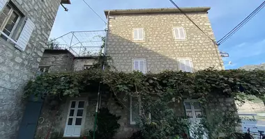 Квартира 3 спальни в Kostanjica, Черногория