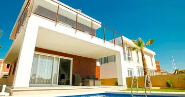 Villa 4 bedrooms with Air conditioner, with parking in Santa Pola, Spain