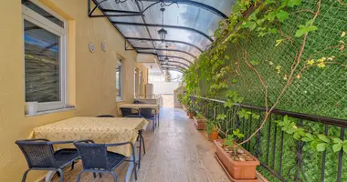 2 room apartment with furniture, with elevator, with air conditioning in Alanya, Turkey