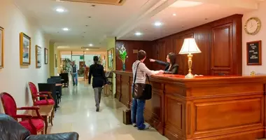 3-star hotel for sale, 72 rooms, near the Sadao border checkpoint (Dan Nok), Songkhla Province, Thailand, next to Malaysia. in Samnak Kham, Thailand