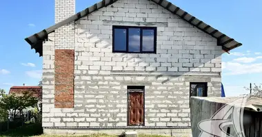 Casa en Kamianica Zyravieckaja, Bielorrusia