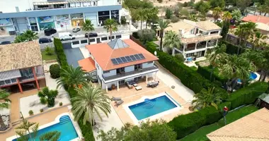 4 bedroom house in Benidorm, Spain