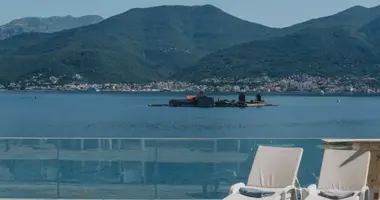 Villa  con Junto al mar en Krasici, Montenegro