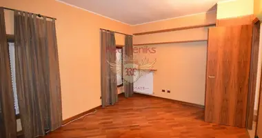 4 bedroom apartment in Omegna, Italy