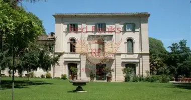 Villa 5 bedrooms in Siena, Italy