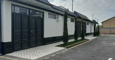 5 room house in Harakat, Uzbekistan