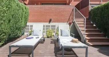 Townhouse 4 bedrooms in Gava, Spain