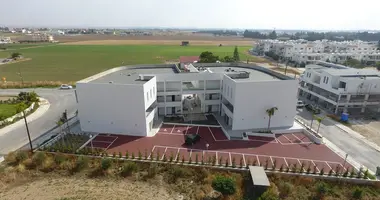 Pomieszczenie biurowe 326 m² w Meneou, Cyprus