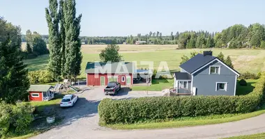 Casa 3 habitaciones en Maentsaelae, Finlandia