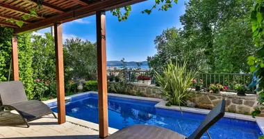 Villa 3 bedrooms with Air conditioner, with Sea view, with Yard in Tivat, Montenegro