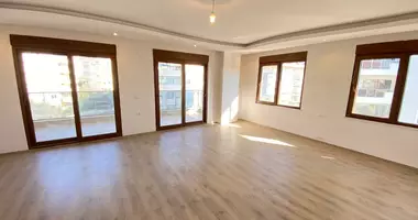 Duplex 6 rooms with parking, with elevator in Alanya, Turkey