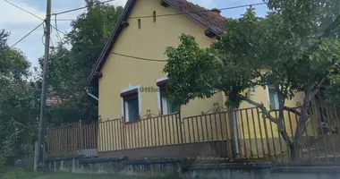 2 room house in Pusztaszentlaszlo, Hungary