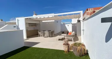 Bungalow 2 bedrooms with public pool, near schools in Pilar de la Horadada, Spain