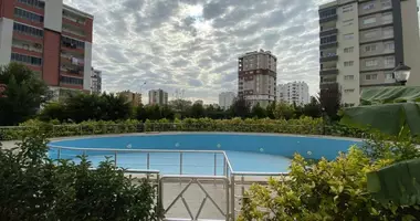 Apartamento 6 habitaciones con aparcamiento, con la piscina, con sistema de vigilancia de seguridad en Erdemli, Turquía