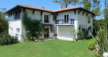 6 bedroom house in Anglet, France