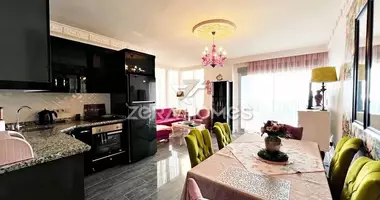 Apartamento 3 habitaciones con amueblado, con airea acondicionado, con vista al mar en Mahmutlar, Turquía