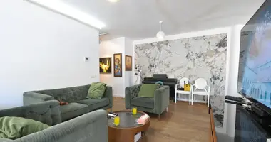 Apartamento 4 habitaciones en Dobrota, Montenegro