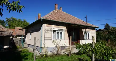Haus 3 Zimmer in Sarud, Ungarn