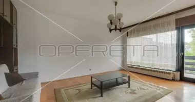 6 room house with balcony, with electricity, with Ownership document in Zagreb, Croatia