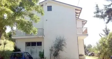 Casa 18 habitaciones en Terni, Italia