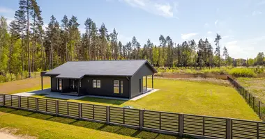 Haus 4 zimmer in Sebruciems, Lettland