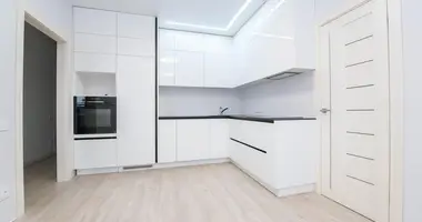 Mieszkanie 3 pokoi w Mińsk, Białoruś